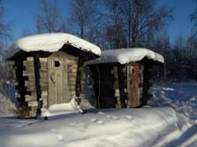 Nordeuropa, Finnland, Finnisch Lappland: Sommerreise - Austoben und ausruhen - Toiletten-Huschen im Freien